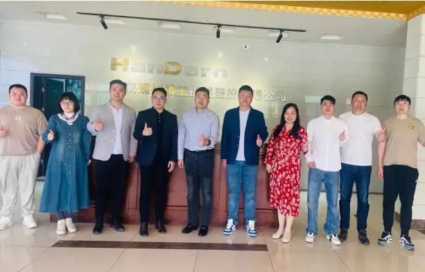 武汉现代精工机械股份有限公司接待东西湖区工商联调研团，共探创新合作新机遇