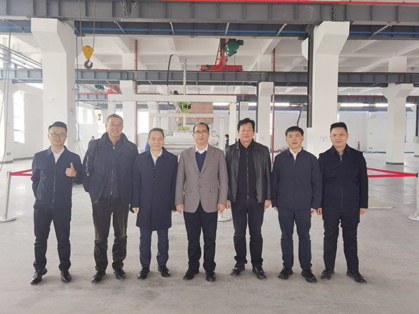 深化磷石膏高值化利用战略合作——贵州磷化集团何光亮董事长再次率队考察现代精工，共推绿色包装产业升级